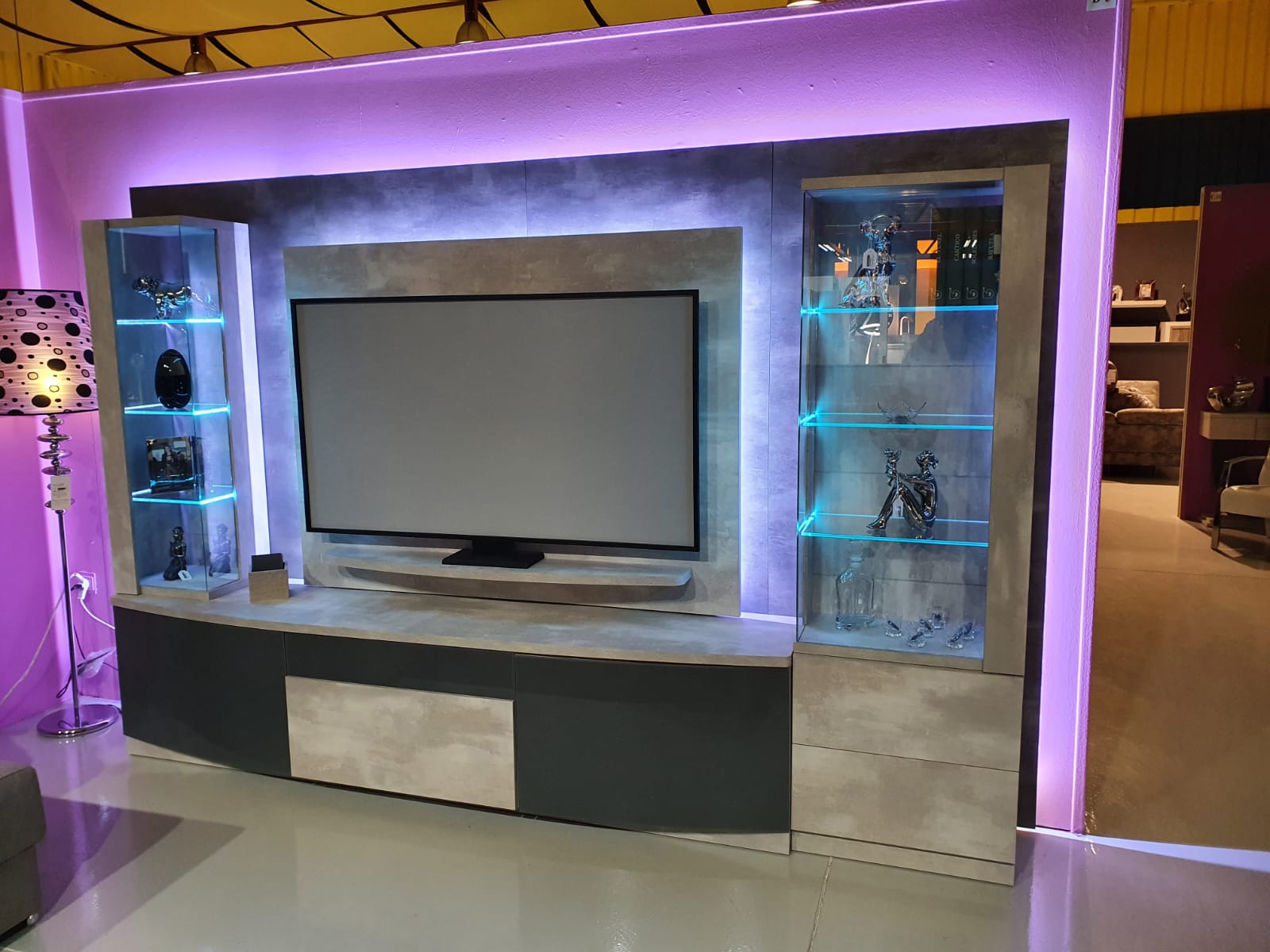 Salon Moderno.19 Salón Moderno